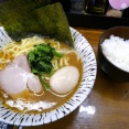 横浜家系ラーメン　八家本陣　〜　ラーメン+ライス
