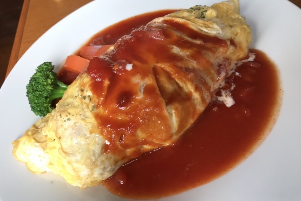 大食いグルメなランチ オムライス