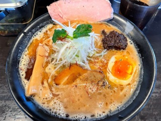 姫路　黒豆味噌中華そば♪《甚八》