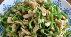 しっとり美味しい鶏むね肉で♪チンジャオロース