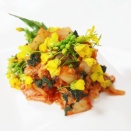 おつまみコーナー菜の花と大葉のキムチ和え～