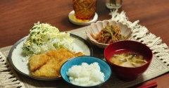 家族団らんの時に聞く質問ちゃうやろ！という長女からの質問とチキンカツで晩ごはん