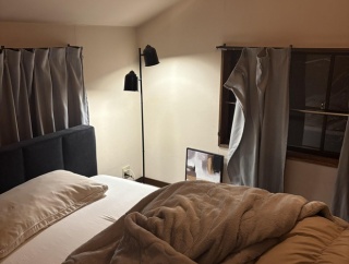 【画像】俺の寝室、オサレすぎるwwwww