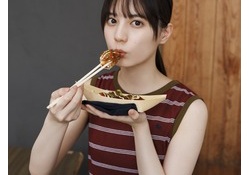 【速報】ノースリーブ小坂菜緒、さすがにエグい