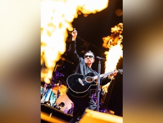 長渕剛、ファンにメッセージ「SNSはクソ。気にするな」