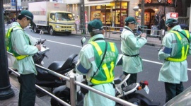 運送業「助けて!違法駐車の取り締まりが厳しいせいで会社の経営が圧迫されてるの!」