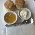 『紅茶専門店ルフナでクリームティーセットをいただく』の画像