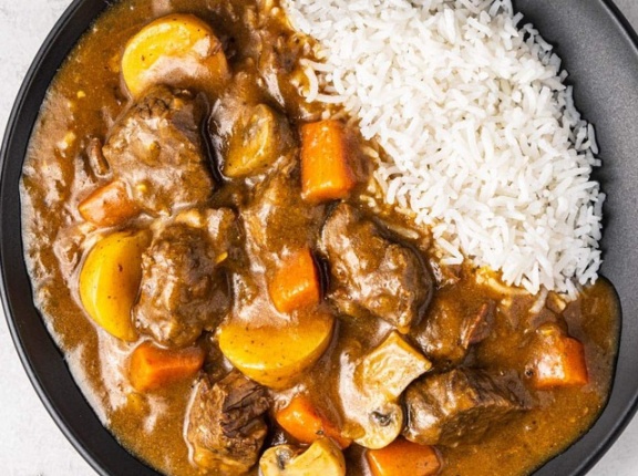 外国人「日本のカレーに加えたら面白い食材って何かある？」