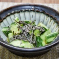 あと乗せ塩昆布できゅうりのポリポリサラダ&「レンジでチンするだけのパスタも美味しいですね」