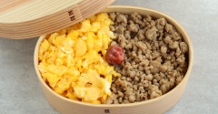 定番の鶏そぼろ弁当