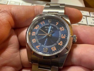 ファンキーな文字盤