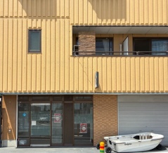 下和田になにかお店ができるみたい。「シンプルカット梓」があったとこ。今夏オープン予定