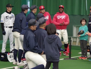 「手取り足取りはもう古い！」野球離れを止めた“アフリカ式”衝撃の普及法がヤバい