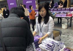 【悲報】転売爺が撮影されネットに晒される･････【乃木坂46】