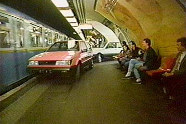 Cmグラフィティ いすゞ ジェミニ 街の遊撃手シャンゼリゼ篇 鉄道のある風景weblog