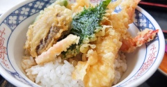 平日でも多かった「道の駅」蕎麦や丼　そして玉子かけご飯