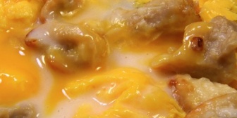 食べ方に違和感ありすぎてきつい。クチャラー、カレーは延々混ぜる、白米には必ず汁物ぶっかけて…