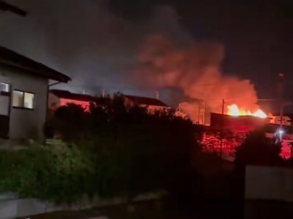 【火事情報】福島県郡山市大槻町原田前付近 建物から炎あがる火災6月10日 #福島 #郡山 #火災
