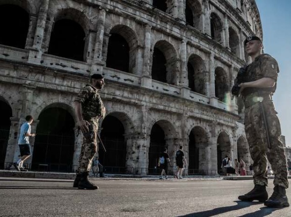 イタリア陸軍、全国各地で対テロ防止活動「安全な道路」作戦を開始！