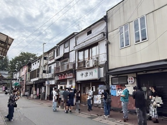 岩手県盛岡市内丸5 じゃじゃ麺 白龍(パイロン)本店 じゃじゃ麵(大)880円 ちいたんたん(卵付き)50円