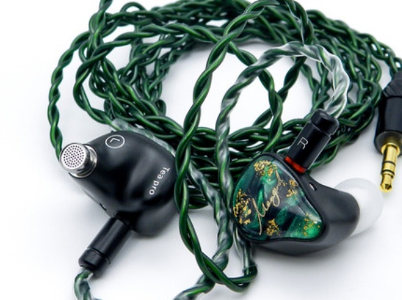 「XENNS Mangird Tea Pro SE」 モニター的な表現力の高さに優れたリスニング性を加えた明瞭サウンド。2DD+6BA構成、450ドル級の高音質イヤホン【レビュー】