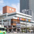 高槻阪急スクエアで衣料品の引き取り。1点1000円券に