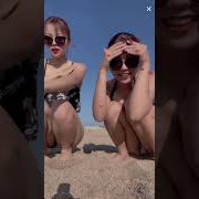 【動画】黒アワビかなあ、白アワビかなあ、、、#tiktok #ライブ #jk #水着