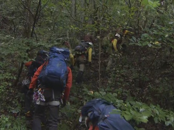 キノコ採り中に滑落　2人死亡　長野県内で遭難相次ぐ　10月に入り70代以上の9人遭難　このうち5人死亡