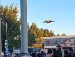 【緊急速報】米軍の大型軍用機４機が北京に出現！ 北京市内がパニック状態