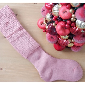 限定色の「まるでこたつソックス」を買い足しました