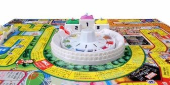 出産祝いに人生ゲームをあげるんだ！俺たちはそんな仲間なんだ！って聞く耳を持たない彼。私がもらう立場だったら絶対いらない…