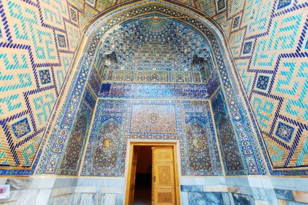 実録主義 ウズベキスタン