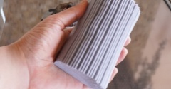 【SNSで話題】爆売れ中の掃除グッズ買ってみた！ホコリが一発でごっそり取れて驚いた