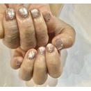 ハンドもフットもお揃いに♡ ちゅるフラッシュマグモーヴのキラキラストーンネイル💖