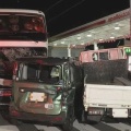 【大阪】「ほんの一瞬、ドーンと…」観光バスが追突か　トラックなど5台絡む事故で5人搬送　四條畷市の国道163号