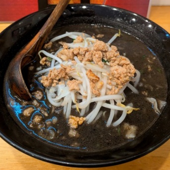 一之江「今日海飯店」濃厚黒胡麻刀削麺