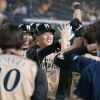 日ハム高濱、チームでは二岡以来の代打満塁弾　栗山監督「素晴らしかった」