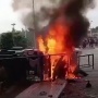 【ヤバイ】インドのiPhone工場で暴動！窓ガラスが粉砕され設備に放火まで・・・