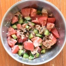 さっぱりヘルシー！「トマトときゅうりの塩昆布ツナ丼」