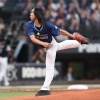 【日本ハム】ピッコロ大魔王が登場、森本コーチとのコラボにスタンド爆笑　トム・ブラウン始球式