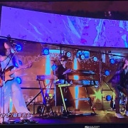 ���չ���B'z�Υ��å������ܺǽ��������夲��