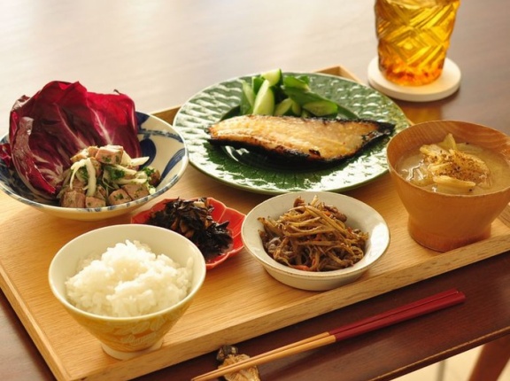 関西地方へお住まいの方へお知らせ（明日生放送でお料理します）と、土曜日の晩ごはん