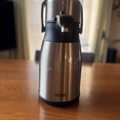 保温ポット。