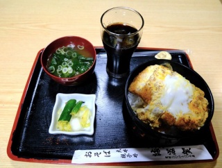 そば処　満留賀　〜　かつ丼