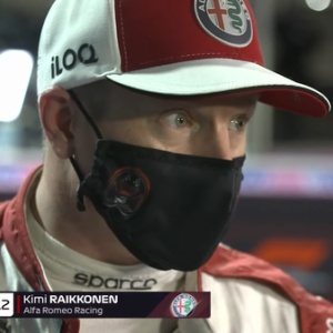 キミ・ライコネン、最終戦のヘルメットはF1デビュー時の青基調の