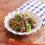 『レンジで★にんにくの芽と牛肉の焼肉のタレ和え【レシピ2512】#お弁当おかず #お弁当 #にんにくの芽 #牛肉 #焼肉のタレ #レンジ調理』の画像