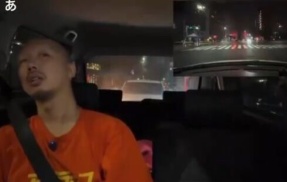 運転中の配信者さん、何故かパトカーに止められる→職務質問を受けるもまさかの展開にｗｗｗｗｗｗｗ