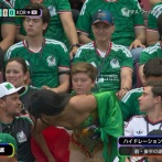 【画像】メキシコの超美女サポーター…スタンド生着替えをしてしまうｗｗｗｗｗｗ