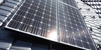 【家を建てる予定の人】太陽光は乗せることを見越して配線は確保したし、乗せやすい単純な切妻屋根にしたけど乗せる気にならないな。俺は。