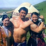 海外「お前らの国のオスの中のオスみたいな男の写真を見せてくれ」